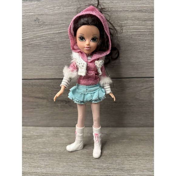 2009 Moxie Girlz Magic Snow Lexa Doll Blue Skirt Pink Hoodie - Picture 1 of 6